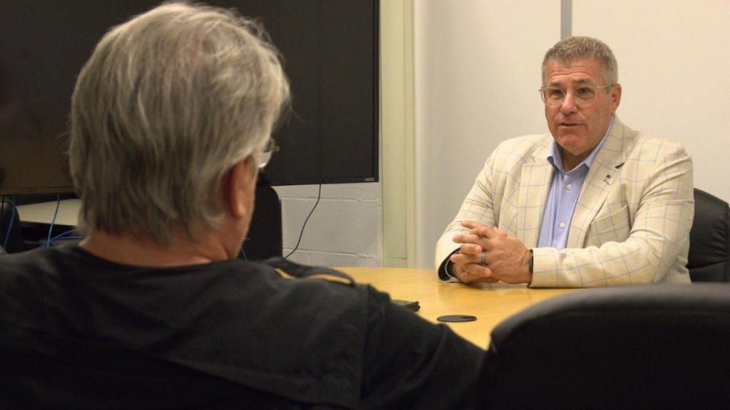 Bailey pledges to lead Illinois with integrity